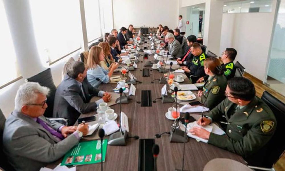 Gobierno nacional y policía acuerdan acciones para garantizar la seguridad en los destinos y ambientes turísticos